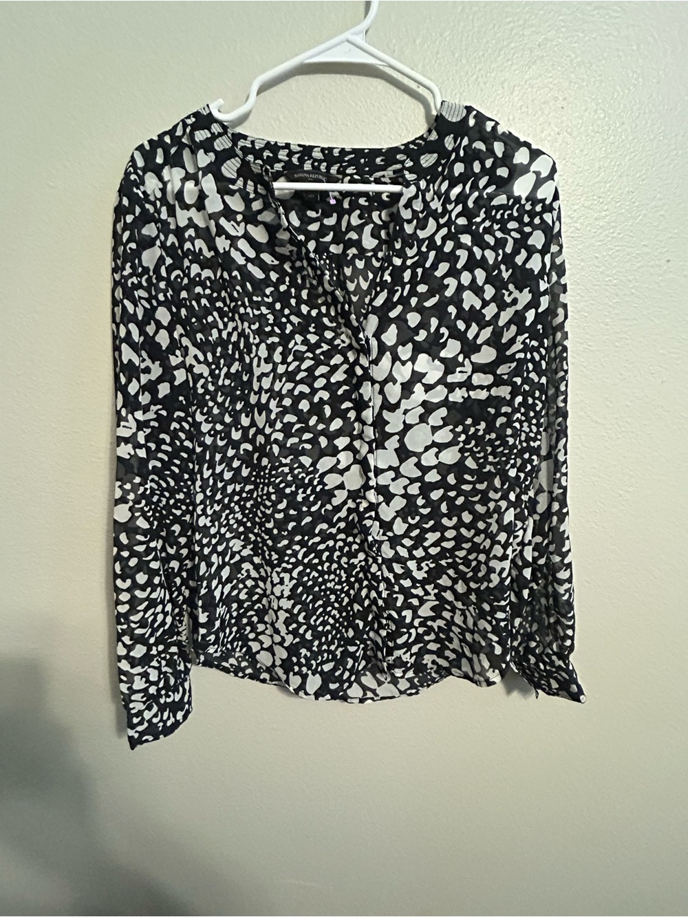 Banana Republic Black and White Printed Button-Front Blouse women’s size Small